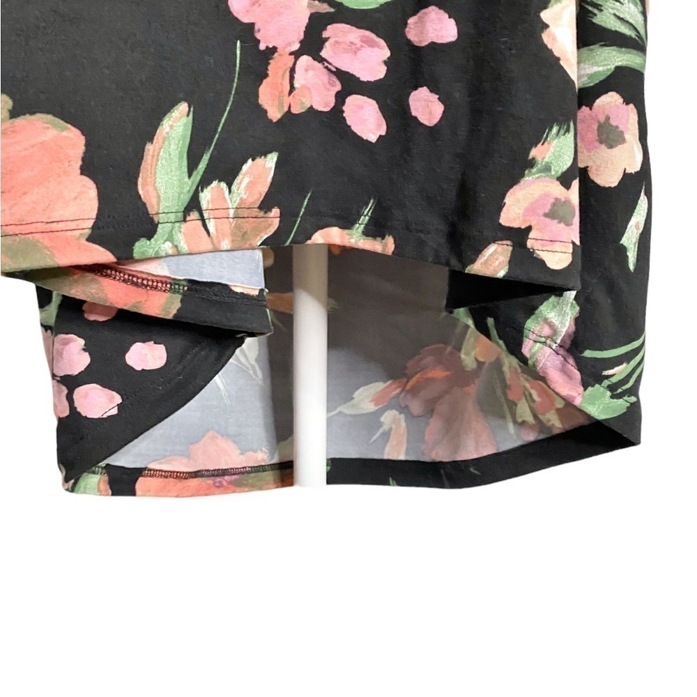 The Zig Zag Stripe Black with Pink Floral V-Neck Short Sleeve Shirt - Picture 4 of 10